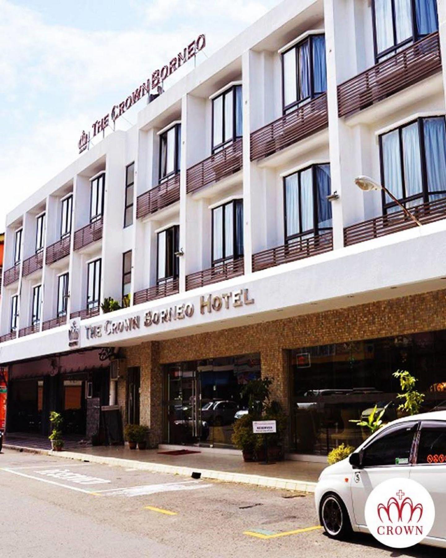 The Crown Borneo Hotel Kota Kinabalu Exterior photo